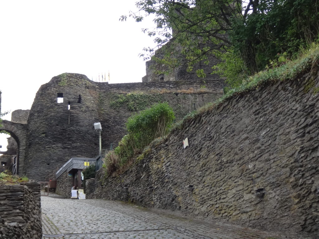 L'entrée du Château de Rochefort