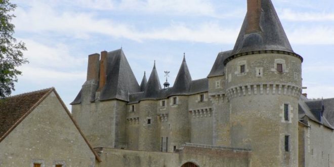 Château de Fougères-sur-Bièvre