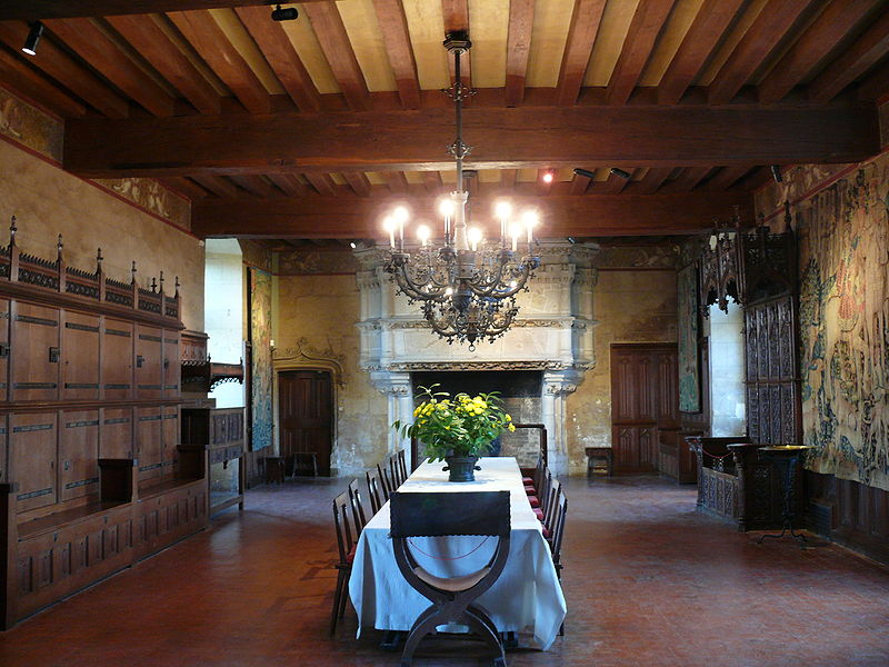 Salle de banquet au château de Langeais