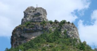 Rocher de Capluc à la Corniche du Causse Méjean