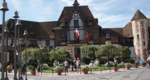 La Mairie de Deauville sur la Côte Fleurie