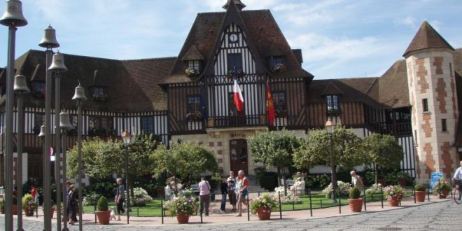 La Mairie de Deauville sur la Côte Fleurie