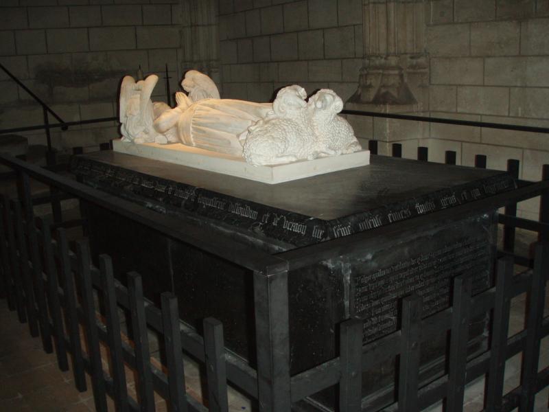 Tombe de la la Reine de Beauté à Loches