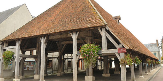 Les halles de Lorris