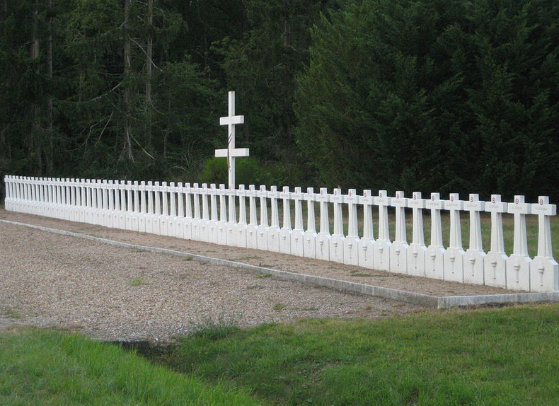 Cimetière militaire de Lorris