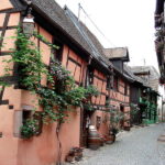 La rue des remparts de Riquewihr