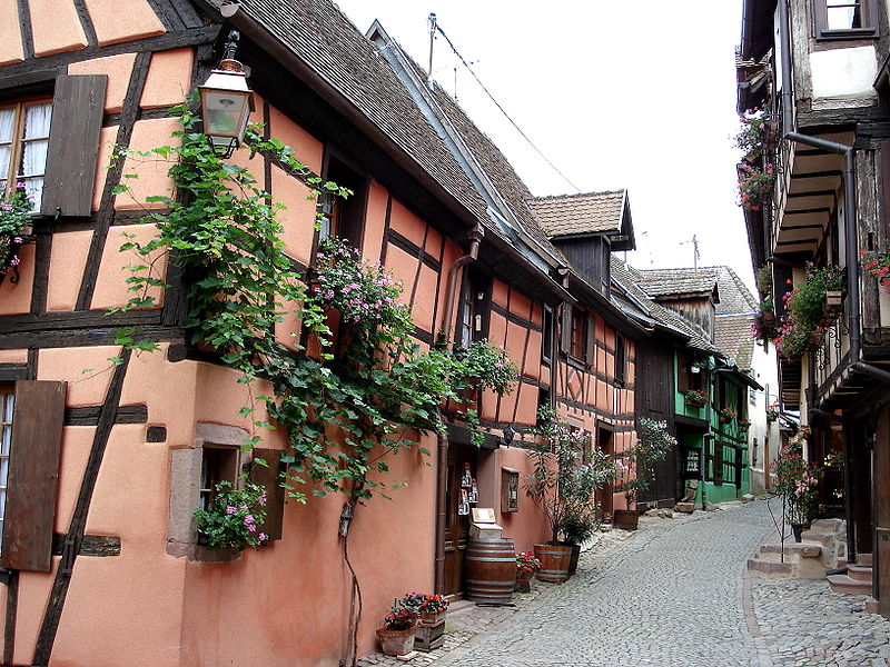 La rue des remparts de Riquewihr