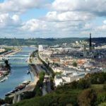 Rouen sur une boucle de la Seine