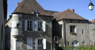 Maison à échauguette à Ebreuil