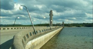 Barrage de la Plate Taille sur les lacs de l'eau d'Heure