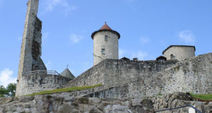 Chateau de Laroquebrou