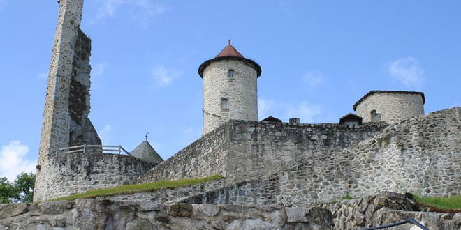 Chateau de Laroquebrou