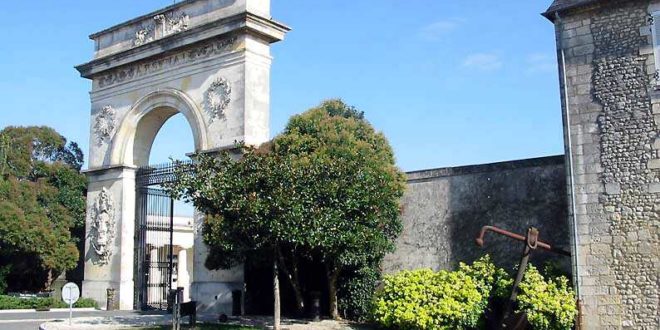 Porte du soleil à Rochefort-sur-Mer