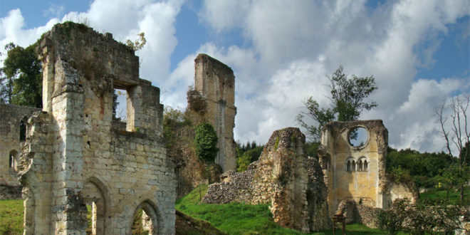 Ruines de l'Abbaye de Mortemer