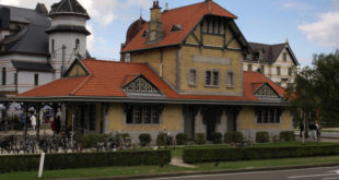 Gare de Tram à Le Coq