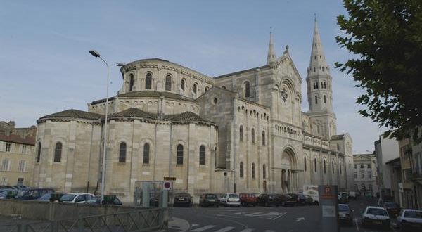 Eglise Saint-Pierre à Mâcon