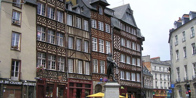 Place du Champ-Jaquet à Rennes