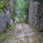 Passage taillé vers Villers-sous-Chalamont