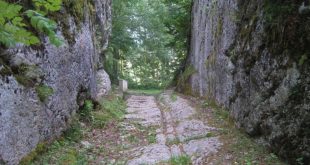Passage taillé vers Villers-sous-Chalamont