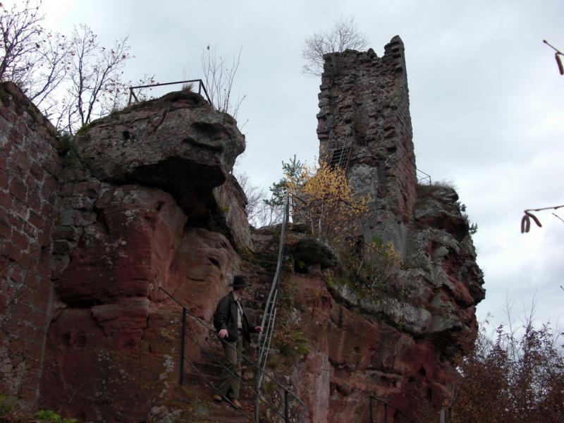 Château de Lutzelhardt près de Obersteinbach