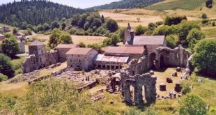 L'Abbaye de Mazan près de Saint-Cirgues-en-Montagne