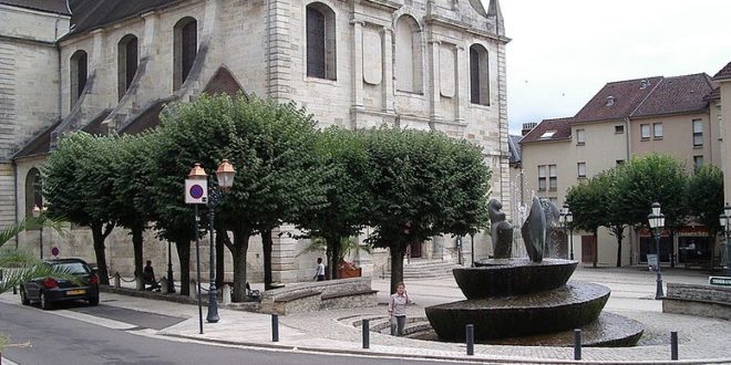 Eglise et fontaine de Vesoul