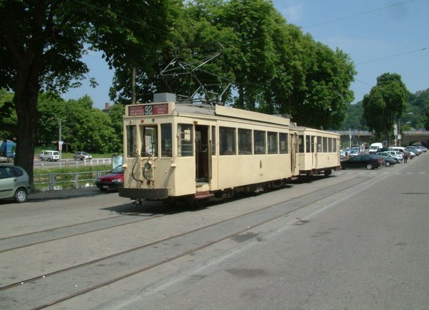 Tram touristique à Thuin