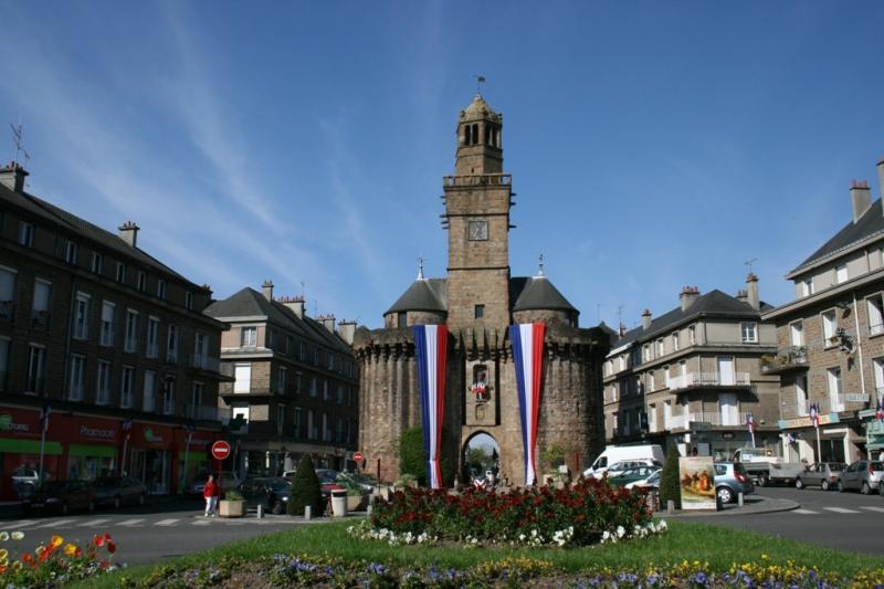 Porte de l'horloge à Vire