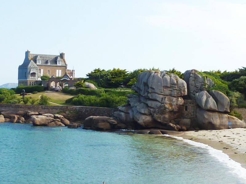 Rocher Tête de Mort près de Trégastel-Plage
