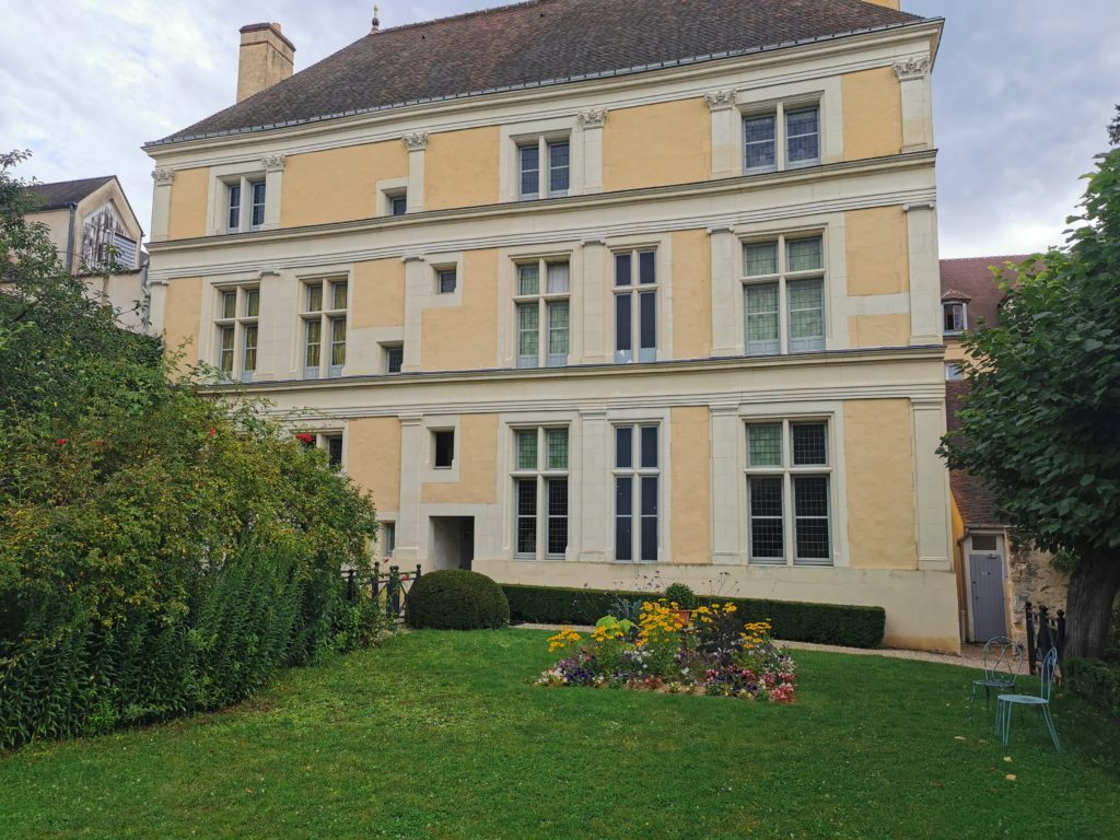 Jardin de la Maison La Fontaine à Château Thierry