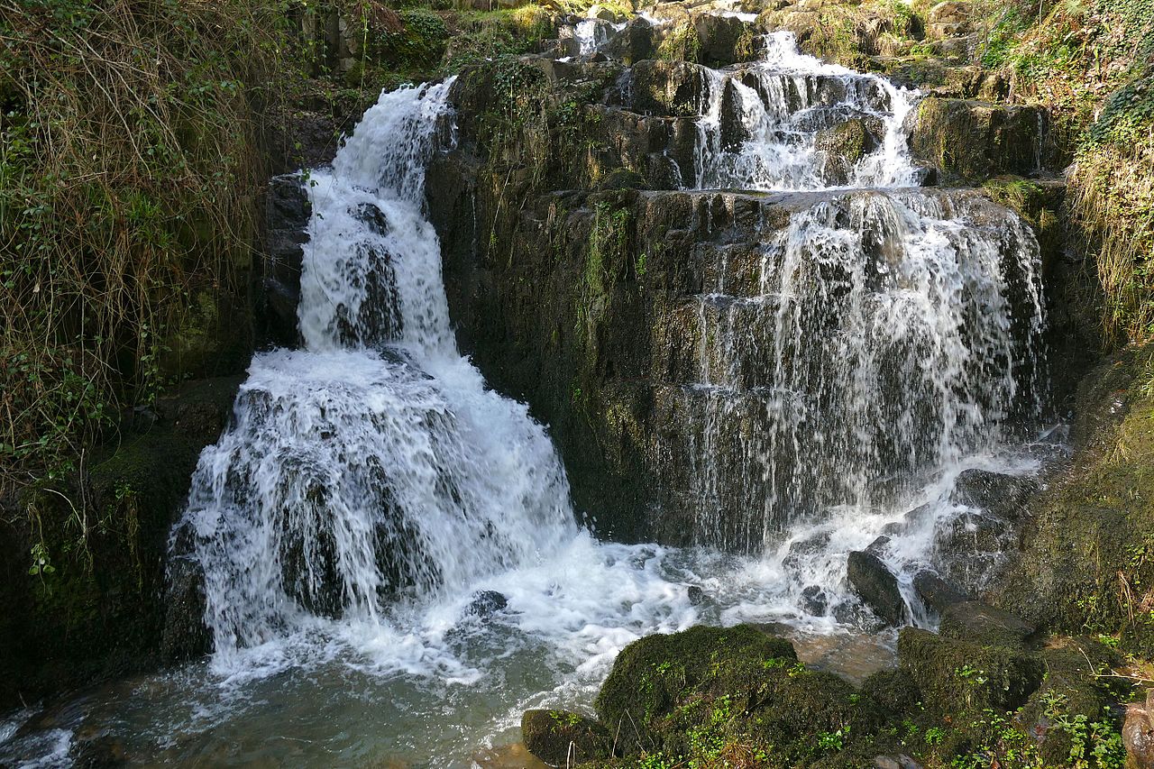 La petite cascade de Saint-Hilaire-du-Harcouët