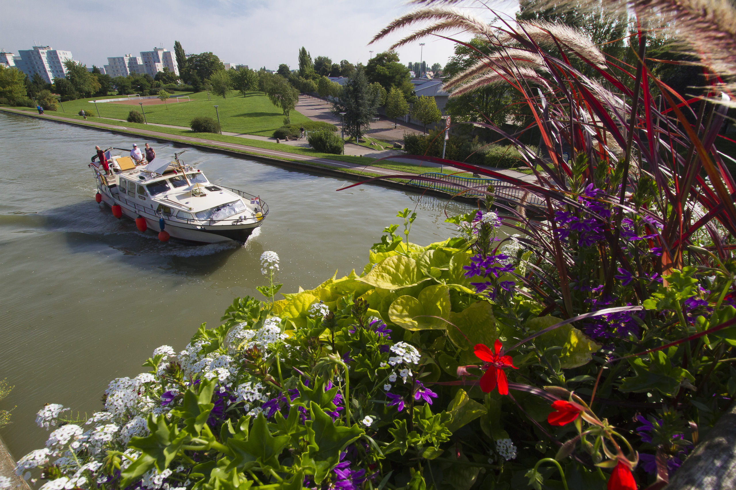 Canalde la Marne au Rhin passant par Bischheim