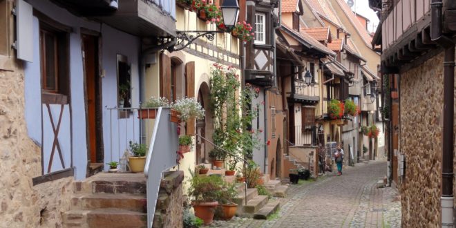 Rue des remparts de Eguisheim