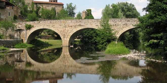 Vieux pont sur la Senouire