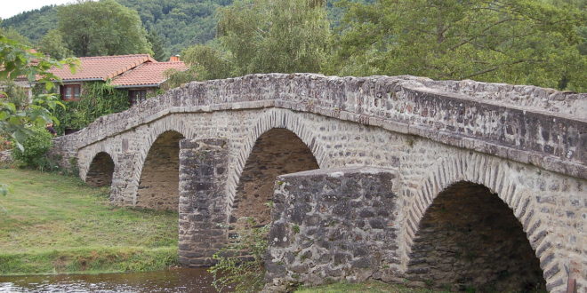 Le Pont Vieux de Domeyrat