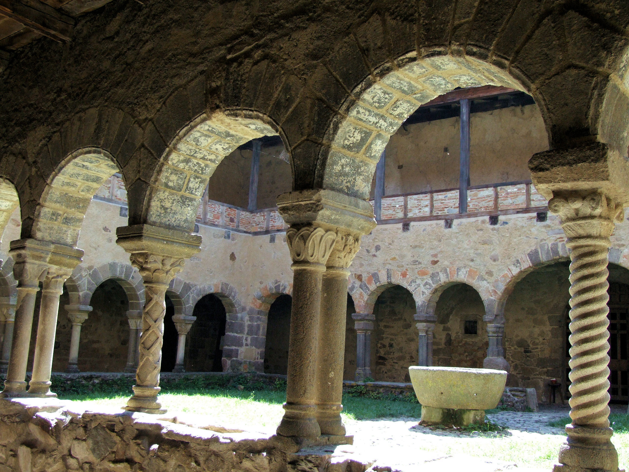 Abbaye de Lavaudieu