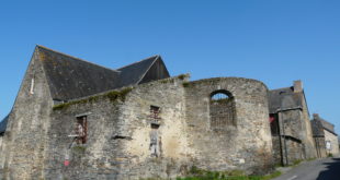 Eglise ruinée à Nozay