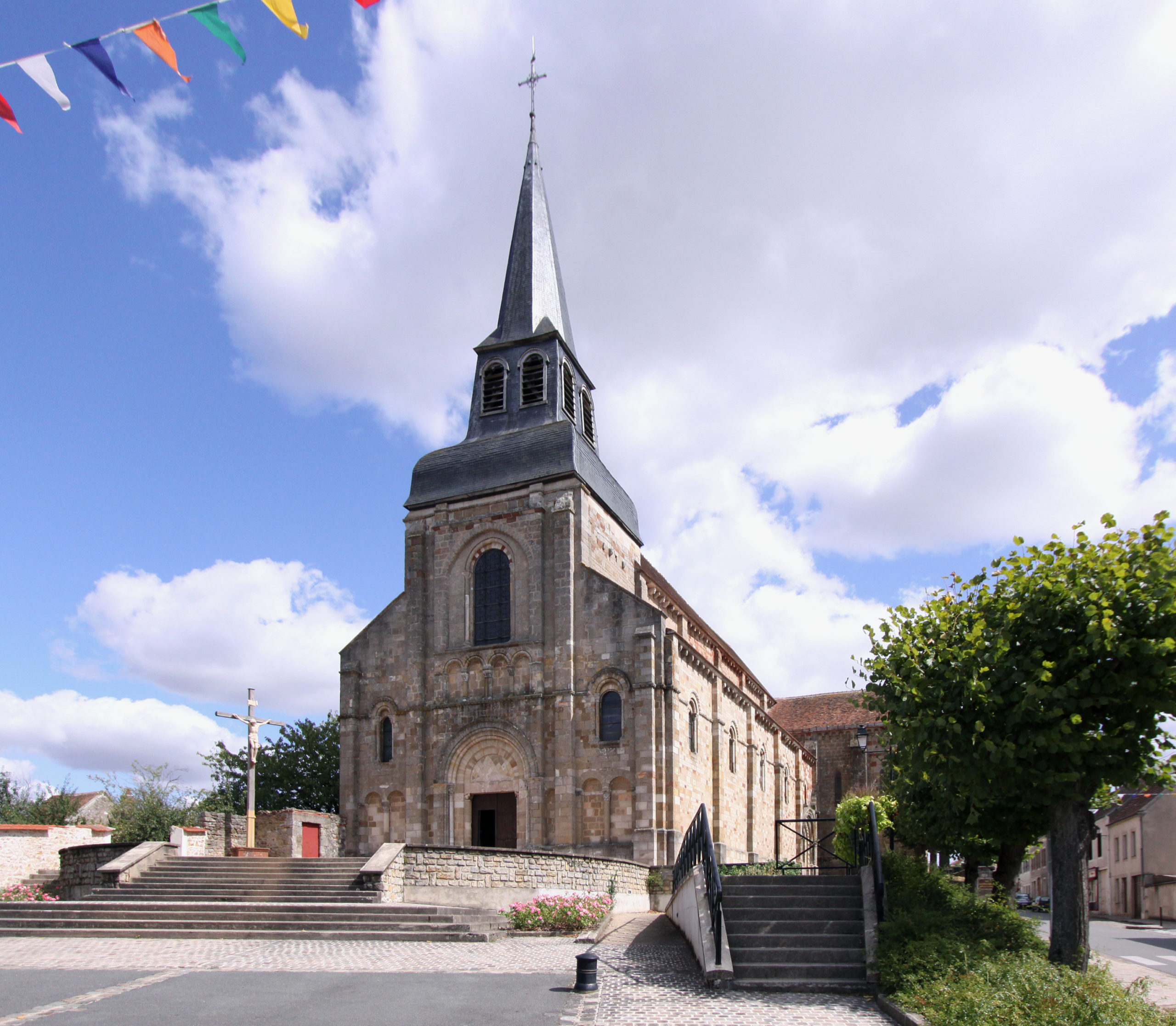 Église Saint-Genès à CHâteaumeillant