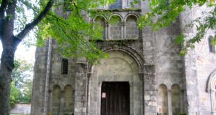 Facade de l'église de Puyferrand à Le Châtelet