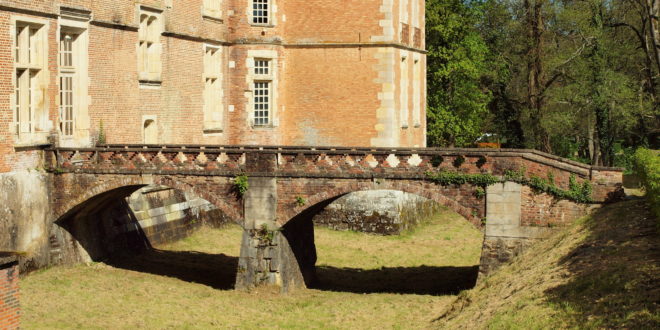 Château de Saint-Amand-en-Puisaye