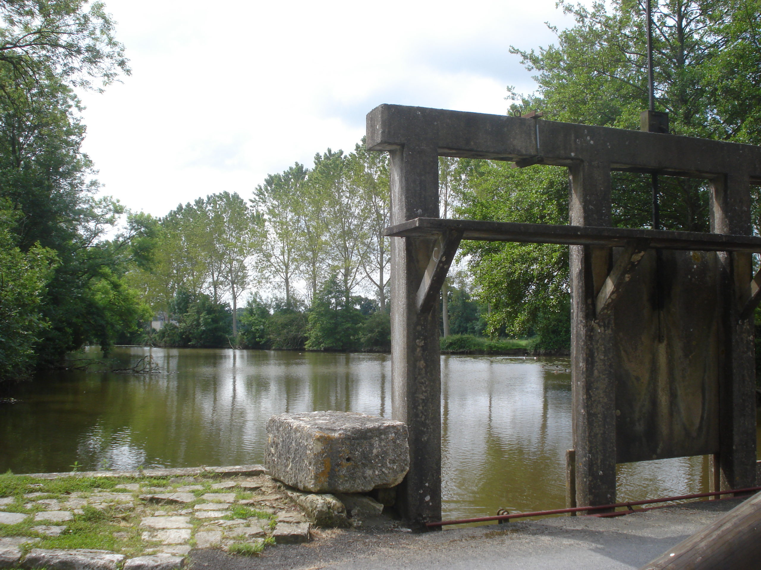 Pont-Ecluse sur l'Indre à Ardentes