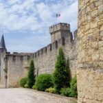 Vue du côté est du château de Sainte-Croix-du-Mont