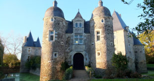 Château de l'Escoublère dans la Vallée de la Mayenne