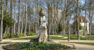 Statue du parc de Buffon à Montbard