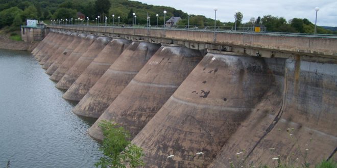 Barrage du lac de Pannecière-Chaumard