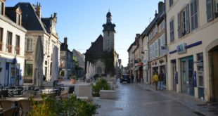 Place du village de Nuits-Saint-Georges