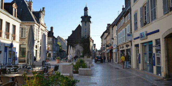 Place du village de Nuits-Saint-Georges