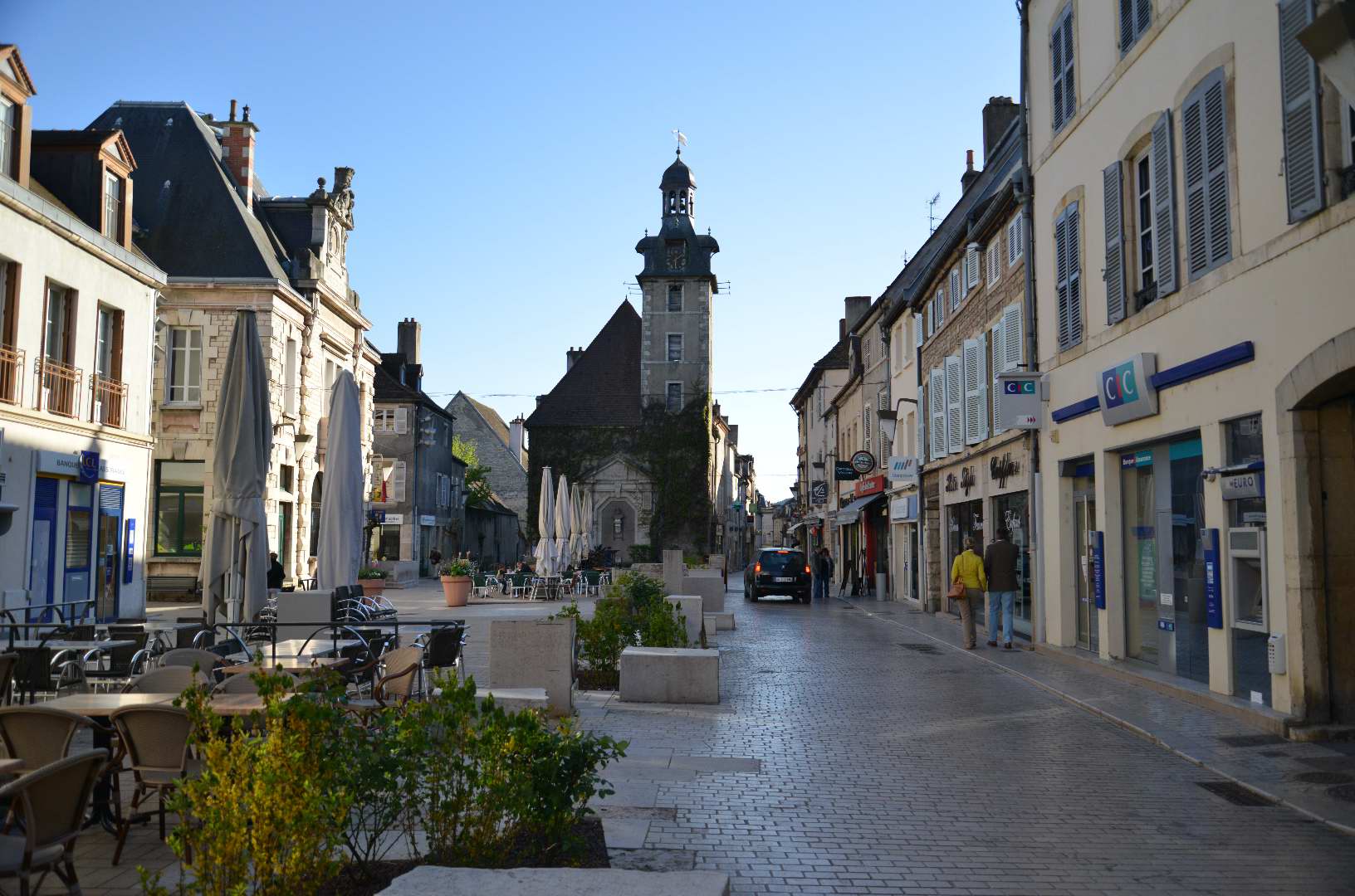 Place du village de Nuits-Saint-Georges