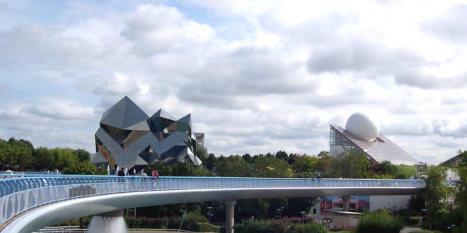 La passerelle du Futuroscope
